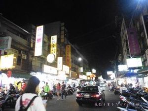 石牌夜市.JPG
